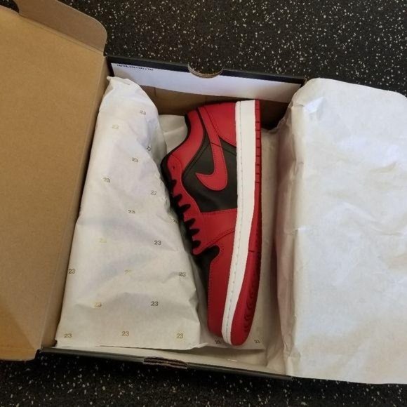 Nike Air Jordan 1 2020 Low Reverse Bred Size 11 - Picture 3 of 8